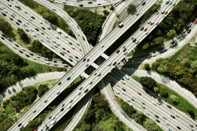 Sự Kết Hợp Giữa Đường Sắt và Đường Bộ Trong Vận Chuyển