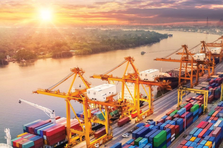 Những thách thức của ngành vận chuyển mùa cao điểm 2025